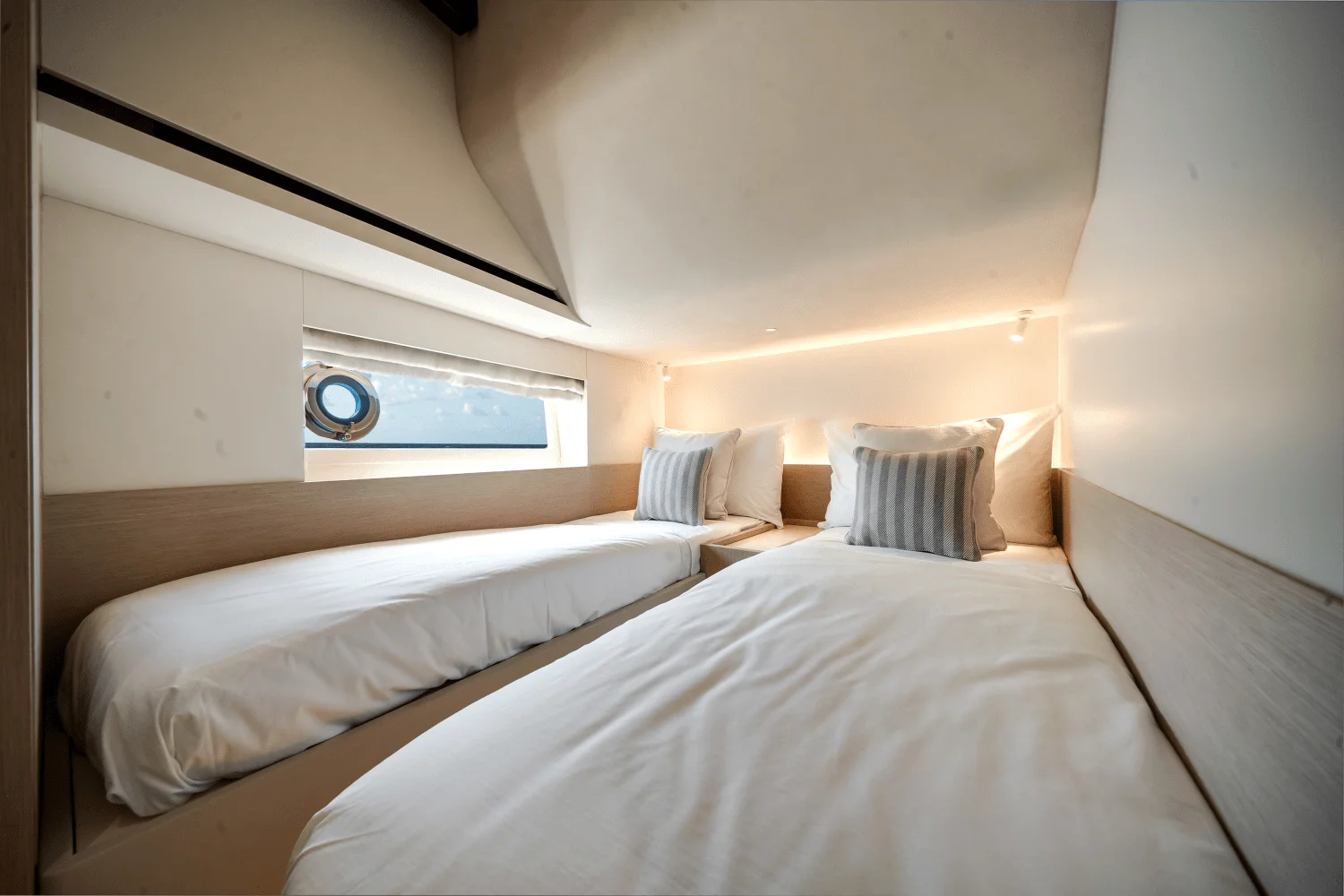 2025 Azimut Seadeck 6 Image Thumbnail #55