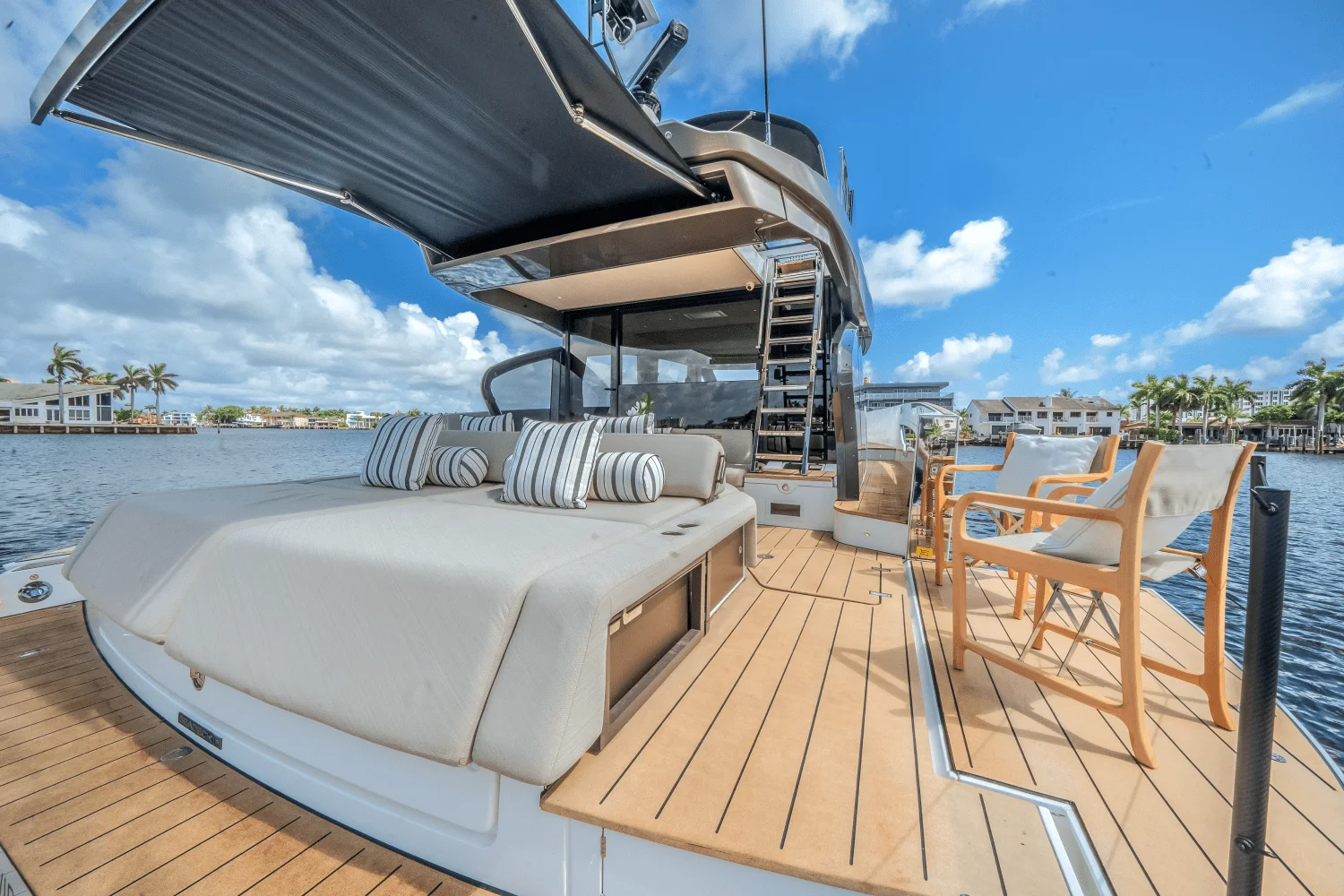 2025 Azimut Seadeck 6 Image Thumbnail #16