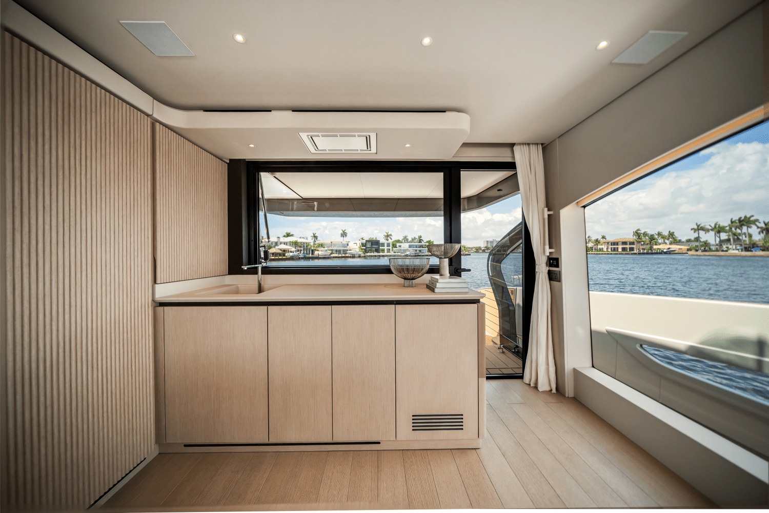 2025 Azimut Seadeck 6 Image Thumbnail #29