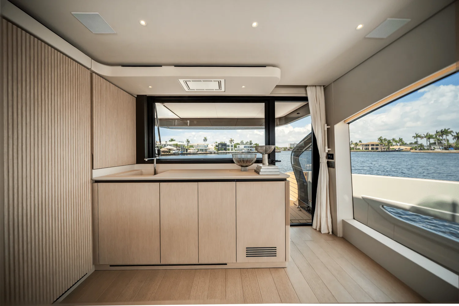 2025 Azimut Seadeck 6 Image Thumbnail #29