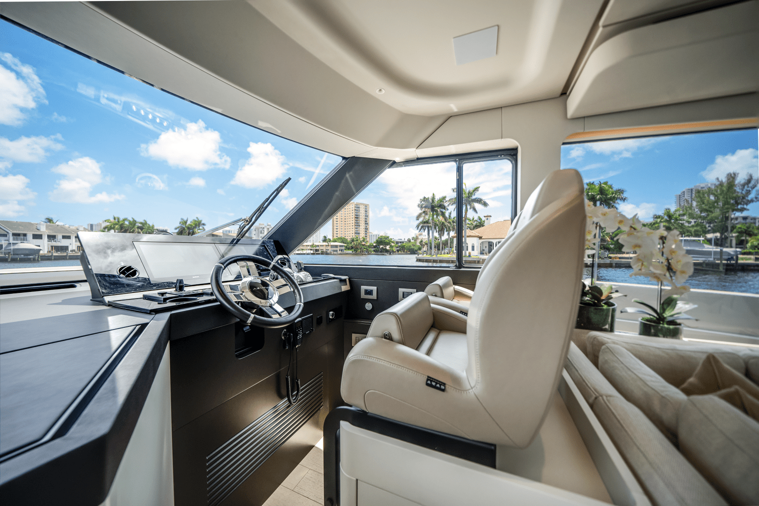 2025 Azimut Seadeck 6 Image Thumbnail #35