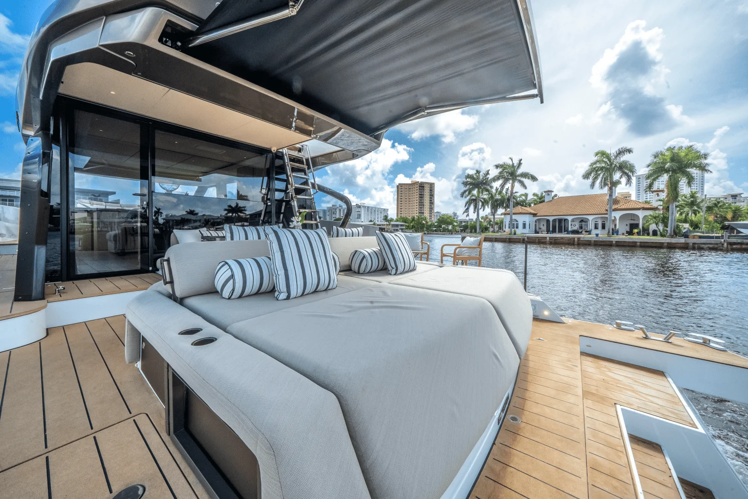 2025 Azimut Seadeck 6 Image Thumbnail #15