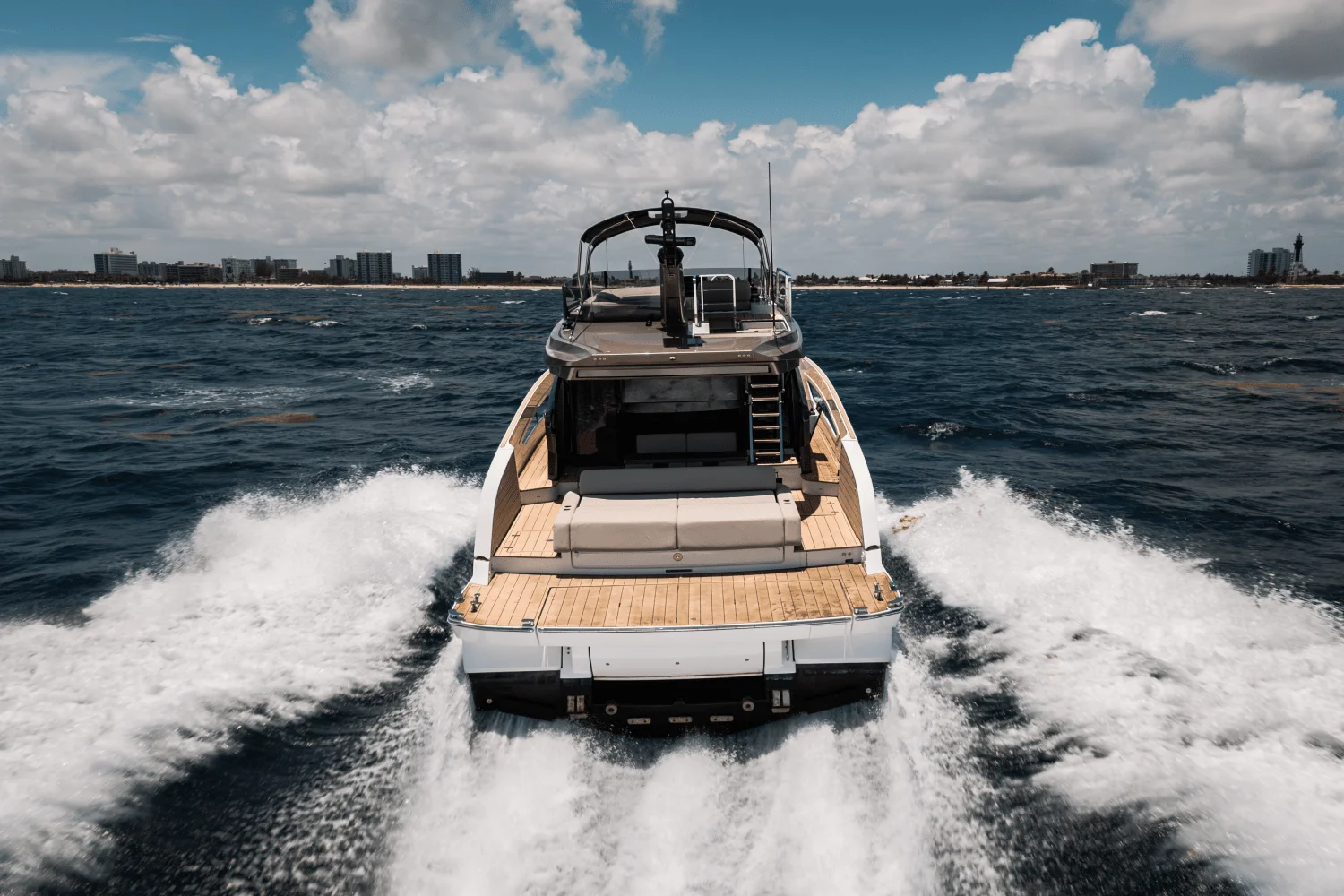 2025 Azimut Seadeck 6 Image Thumbnail #5