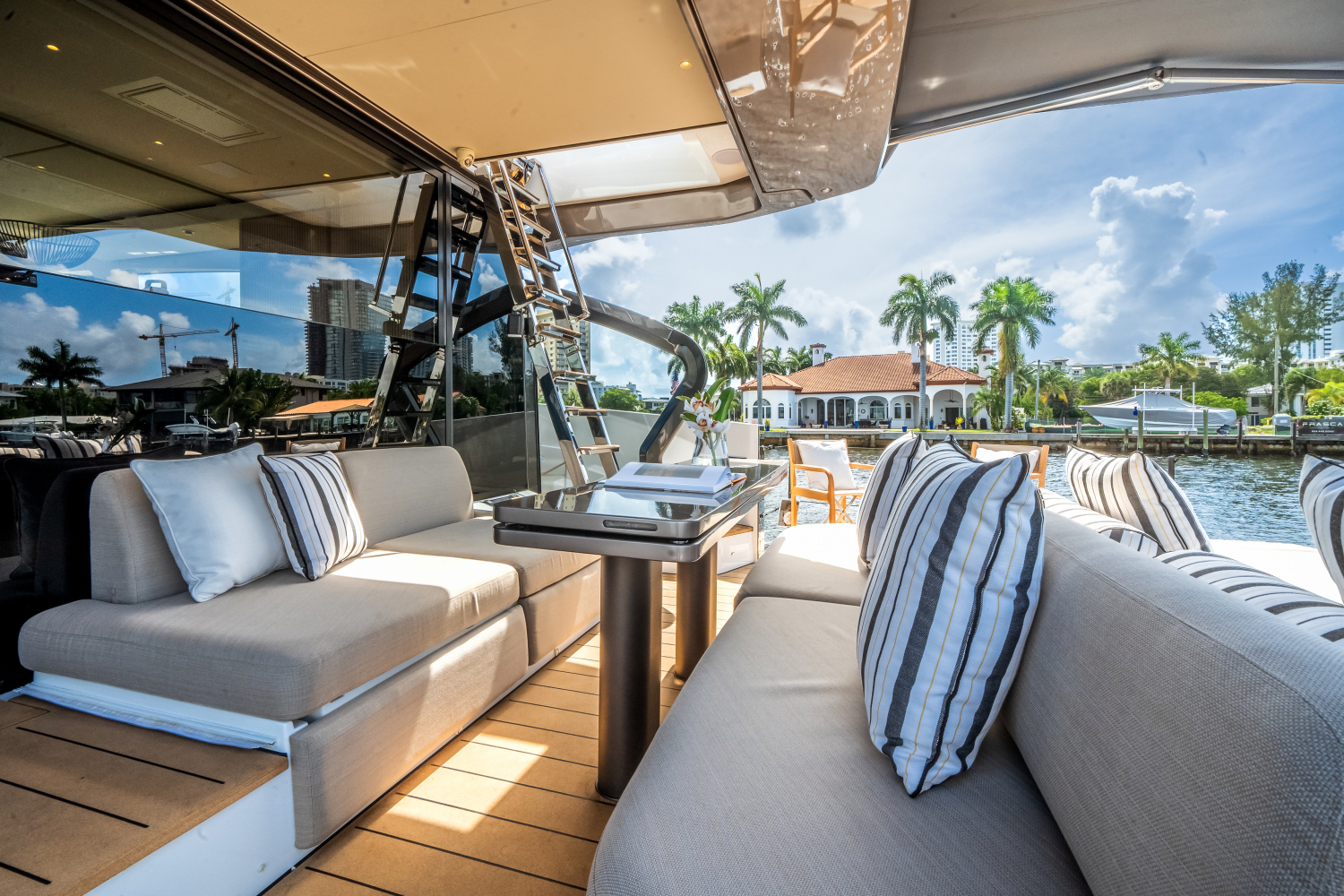 2025 Azimut Seadeck 6 Image Thumbnail #21