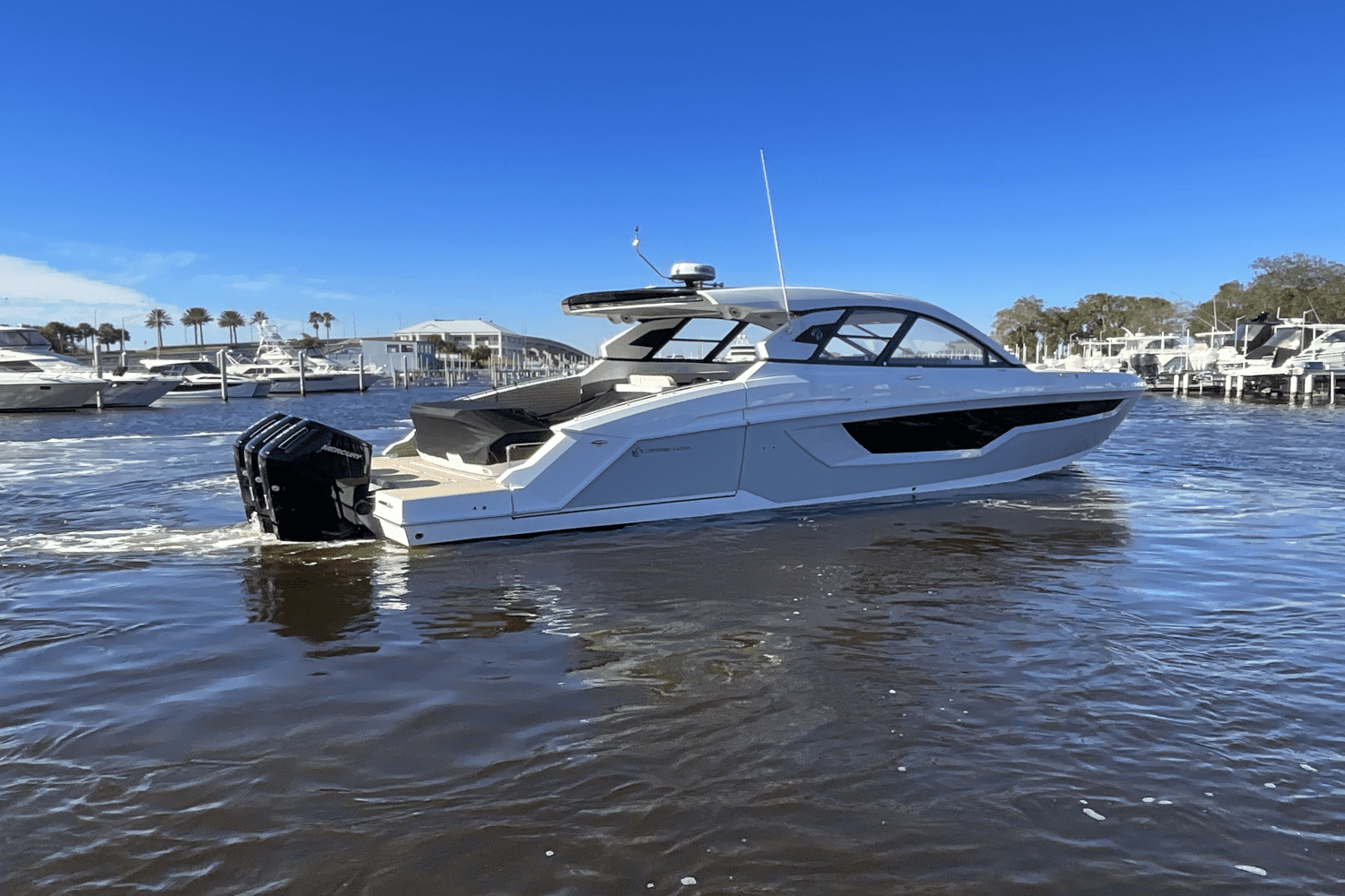 Thumbnail 3 for 2024 Cruisers Yachts 50 GLS Outboard