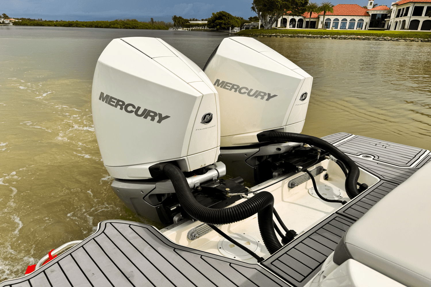 2021 Sea Ray SDX 290 Outboard Image Thumbnail #15