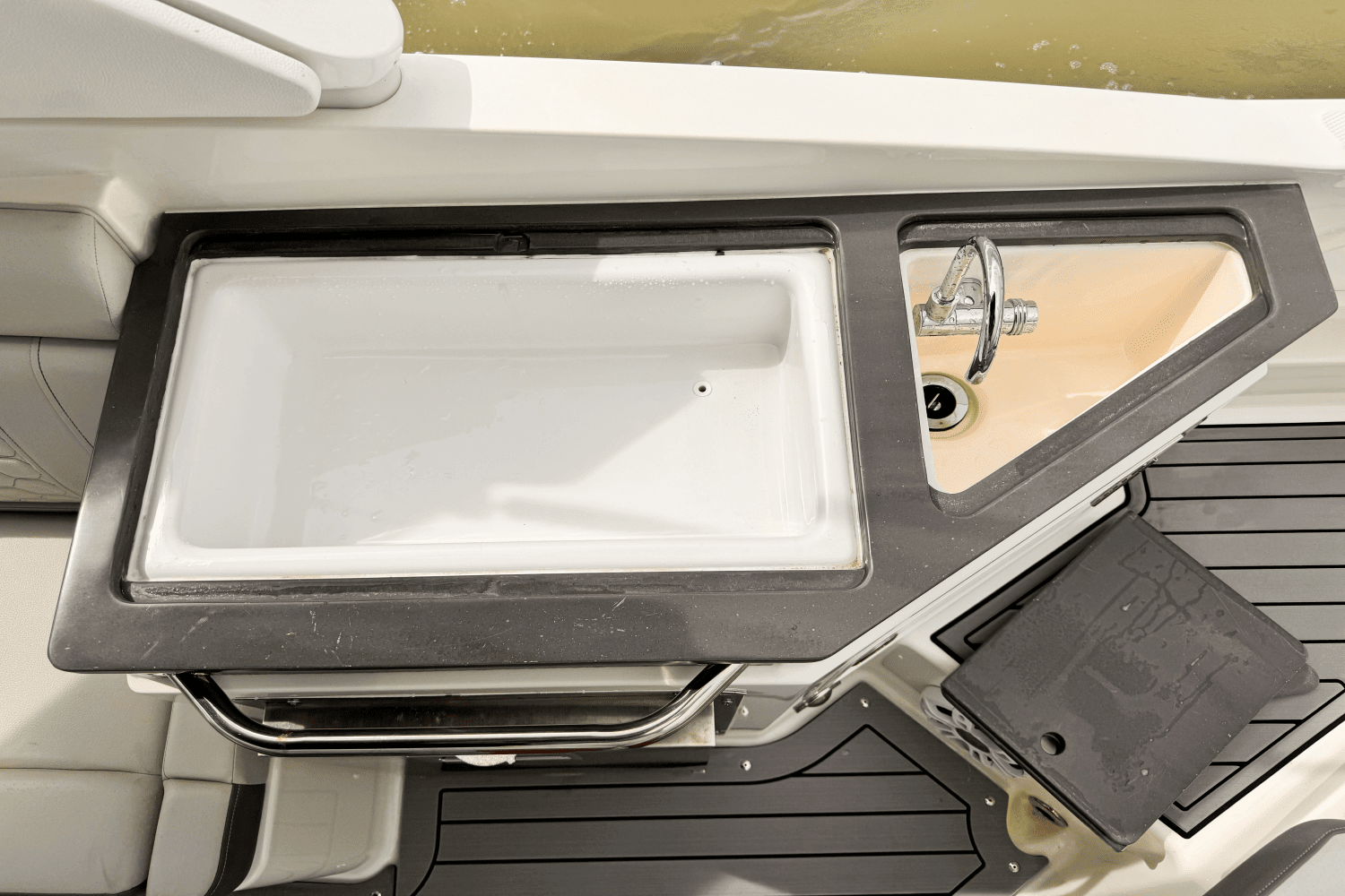 2021 Sea Ray SDX 290 Outboard Image Thumbnail #22