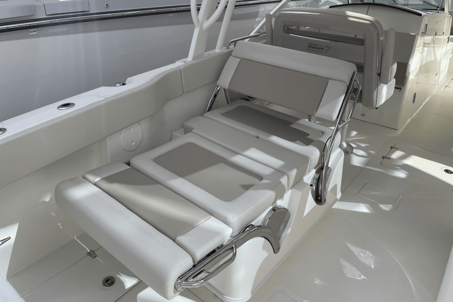 2024 Boston Whaler 320 Vantage Image Thumbnail #12