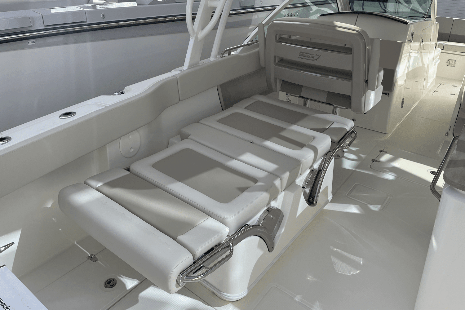 2024 Boston Whaler 320 Vantage Image Thumbnail #11