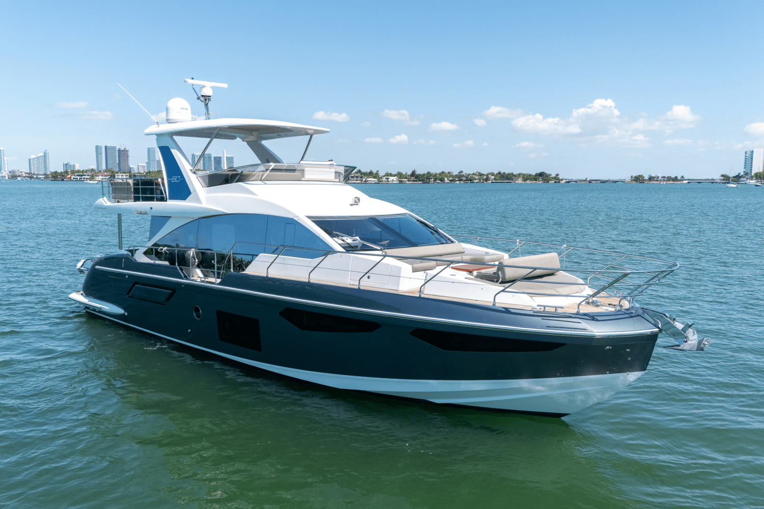 2023 Azimut
                                                             60 FLY Image Thumbnail #0