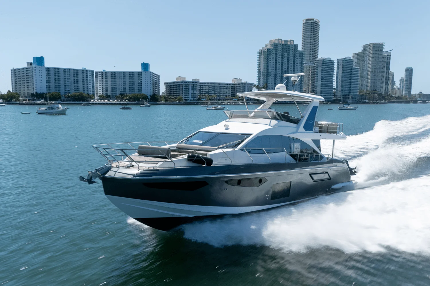 2023 Azimut 60 FLY Image Thumbnail #11