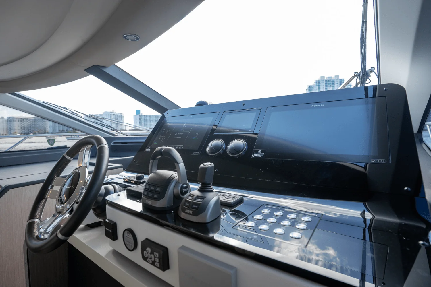 2023 Azimut
                                                             60 FLY Image Thumbnail #32