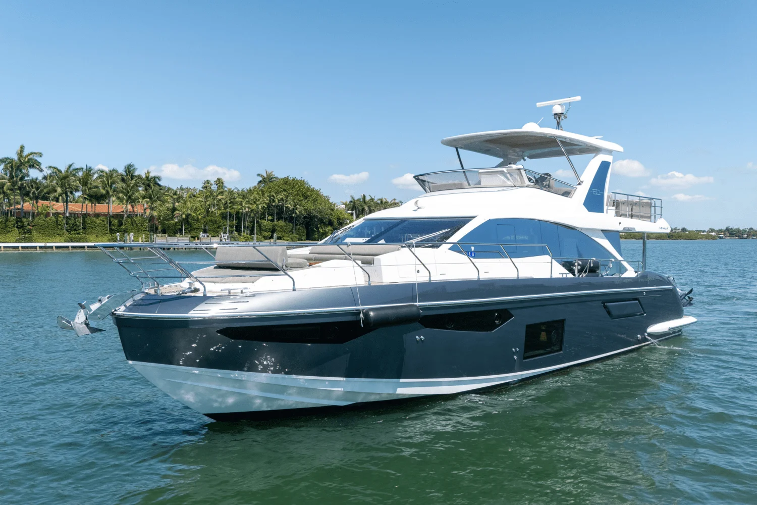 2023 Azimut 60 FLY Image Thumbnail #4