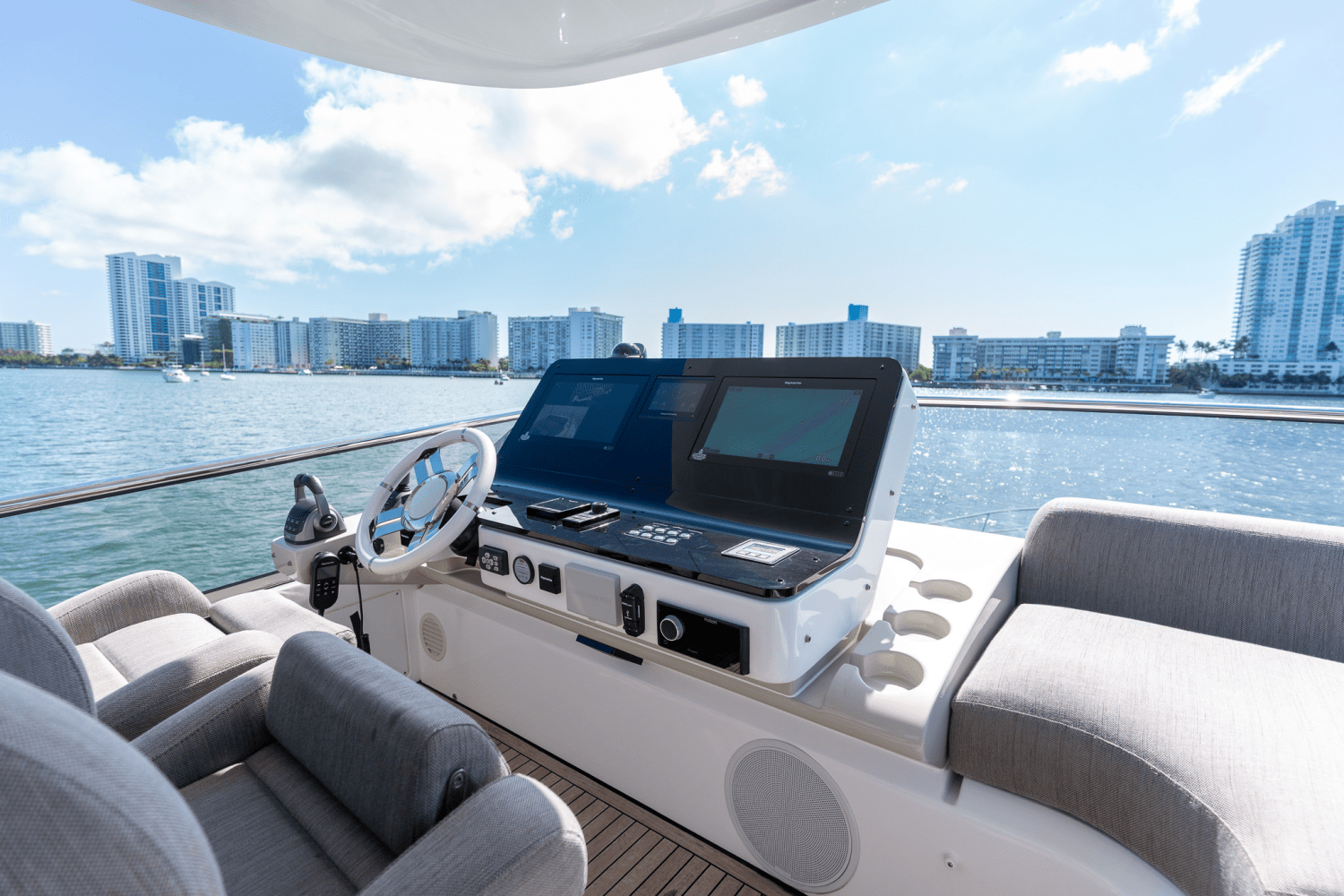 2023 Azimut
                                                             60 FLY Image Thumbnail #43