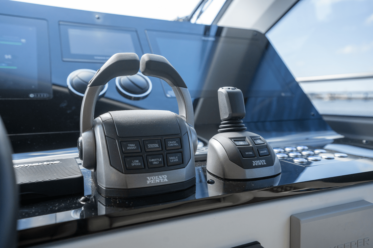 2023 Azimut
                                                             60 FLY Image Thumbnail #29