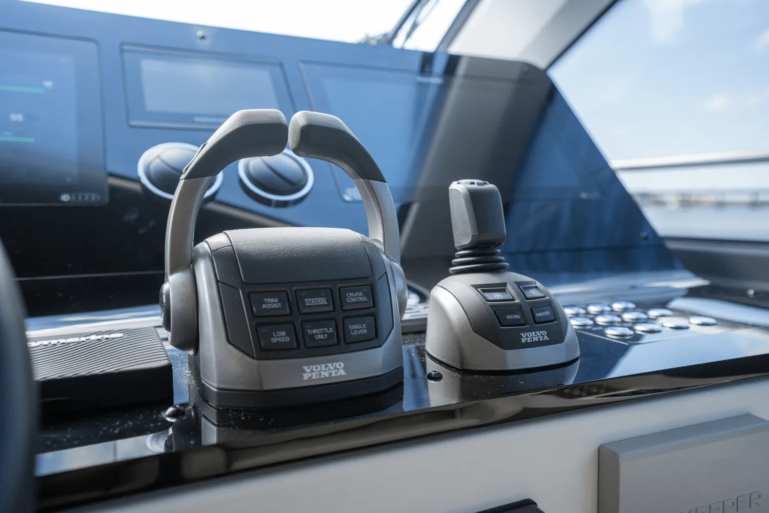 2023 Azimut
                                                             60 FLY Image Thumbnail #29