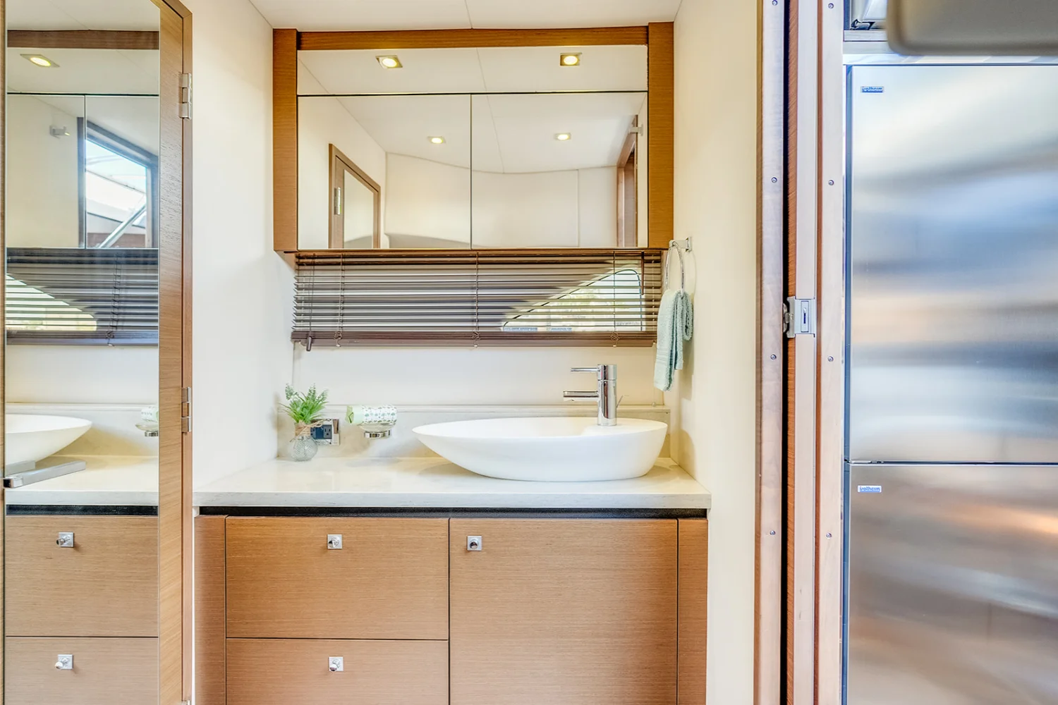 2013 Sea Ray 510 SUNDANCER Image Thumbnail #63