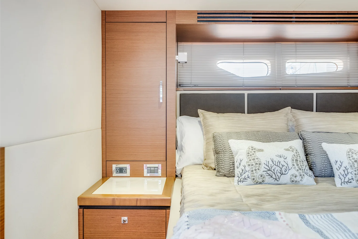 2013 Sea Ray 510 SUNDANCER Image Thumbnail #61