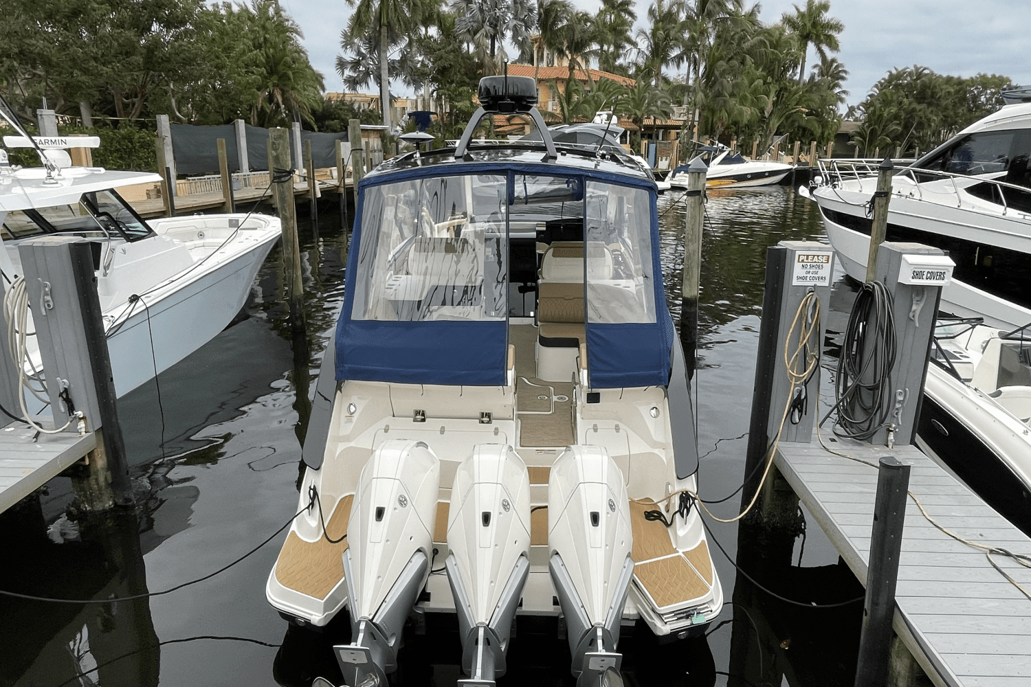 2022 Sea Ray 370 Sundancer Outboard Image Thumbnail #3