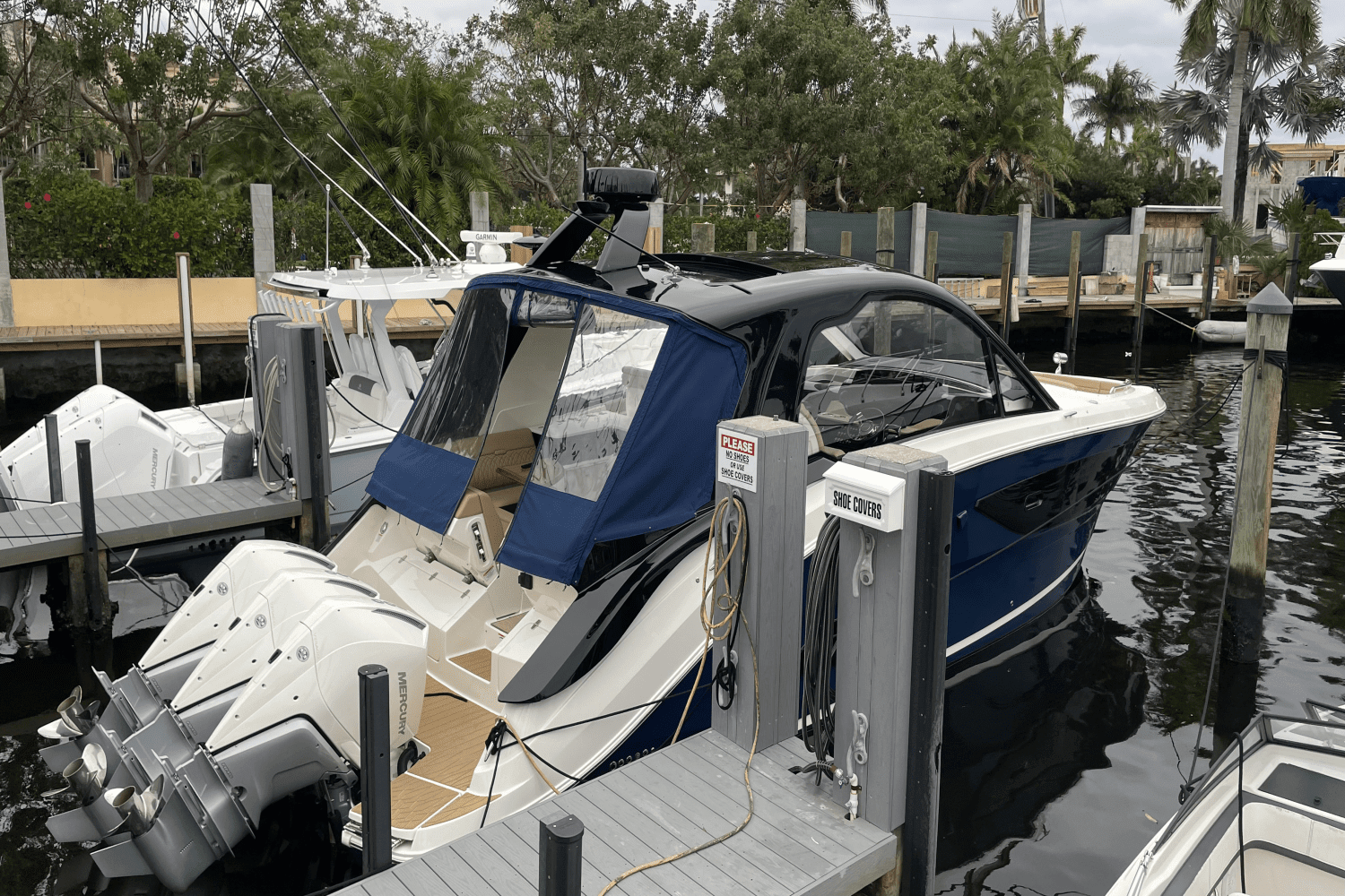 2022 Sea Ray 370 Sundancer Outboard Image Thumbnail #4