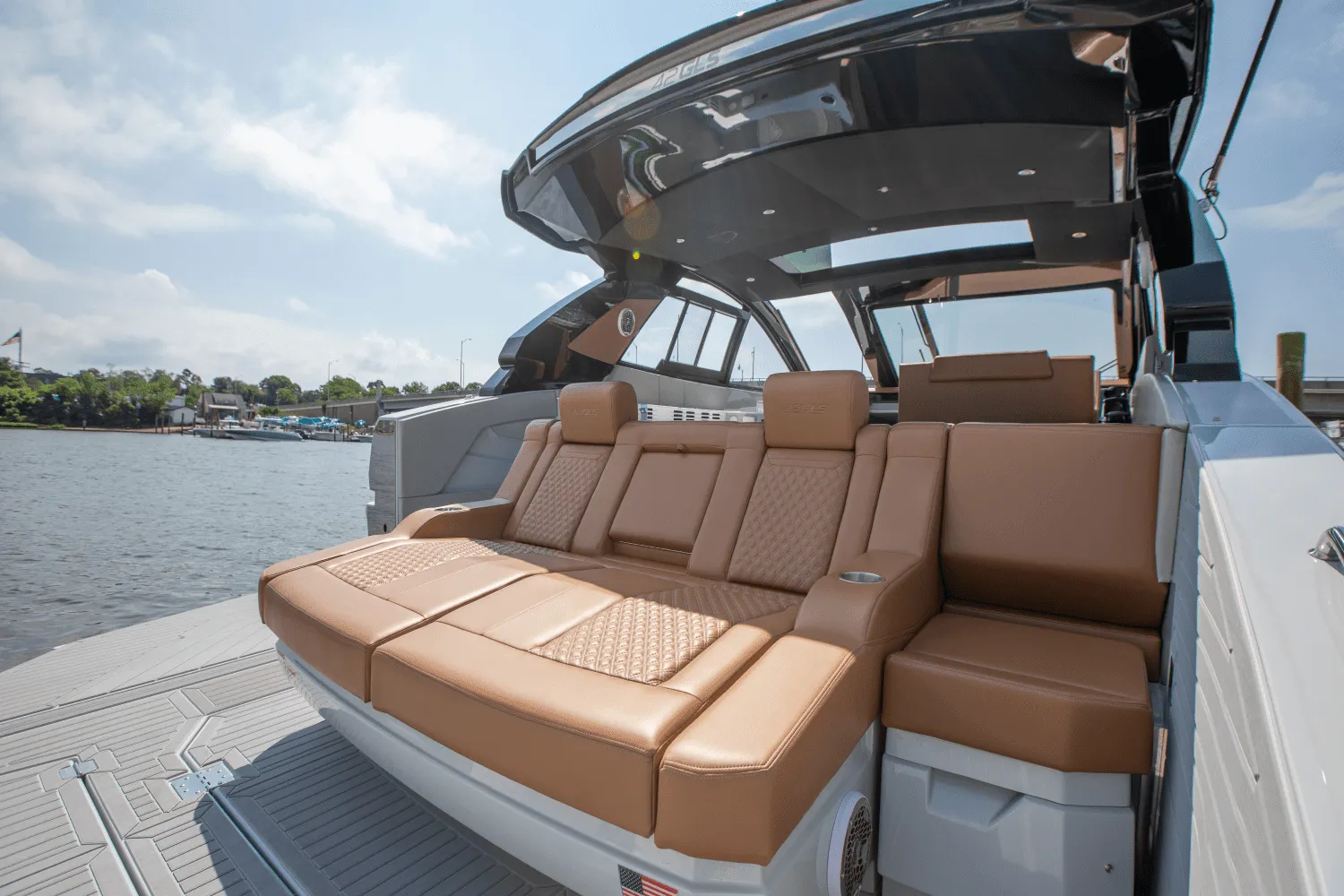 2024 Cruisers Yachts 42 GLS South Beach Outboard Image Thumbnail #28