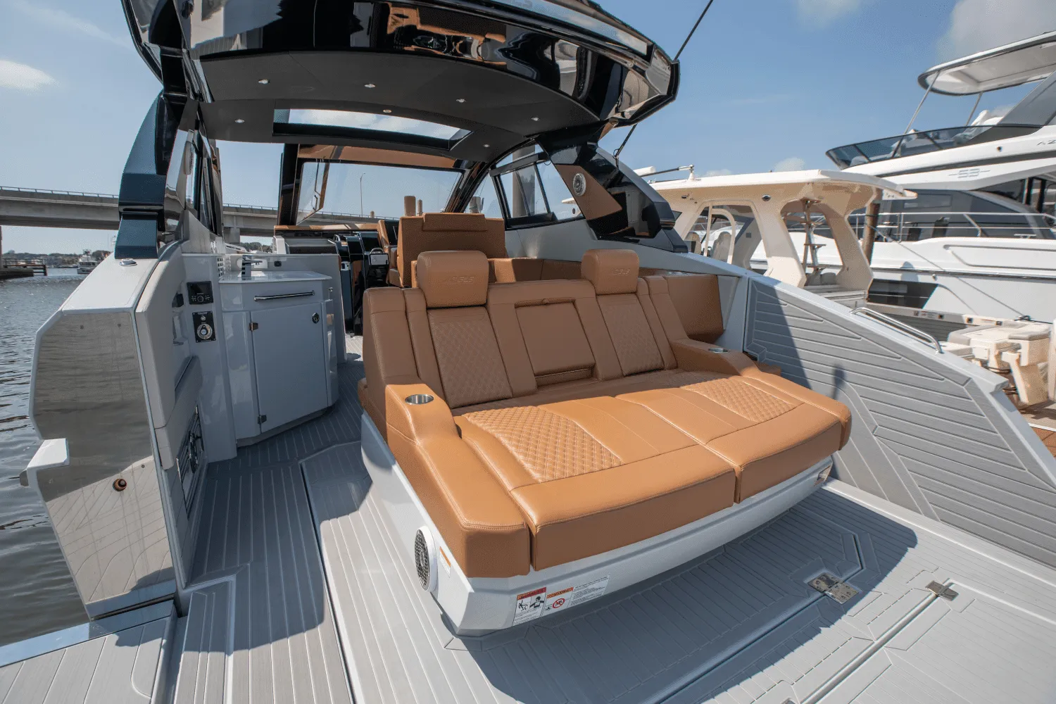 2024 Cruisers Yachts 42 GLS South Beach Outboard Image Thumbnail #29