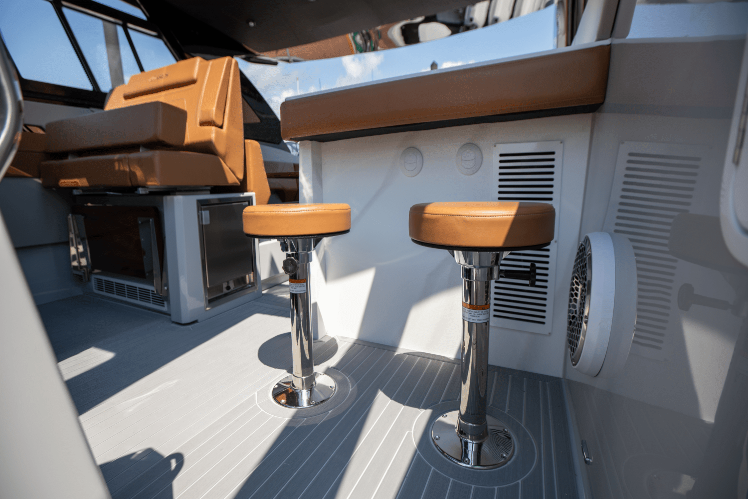 2024 Cruisers Yachts 42 GLS South Beach Outboard Image Thumbnail #46