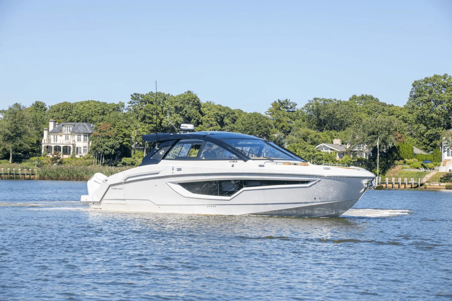 2024 Cruisers Yachts 42 GLS South Beach Outboard Image Thumbnail #3
