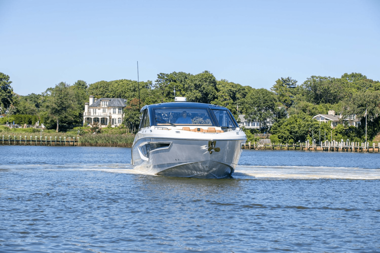 2024 Cruisers Yachts 42 GLS South Beach Outboard Image Thumbnail #8