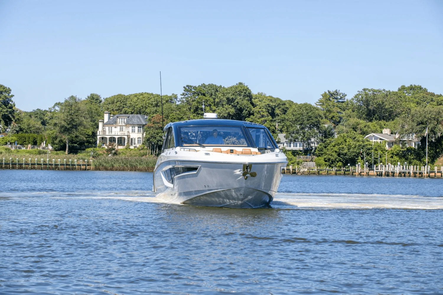 2024 Cruisers Yachts 42 GLS South Beach Outboard Image Thumbnail #8