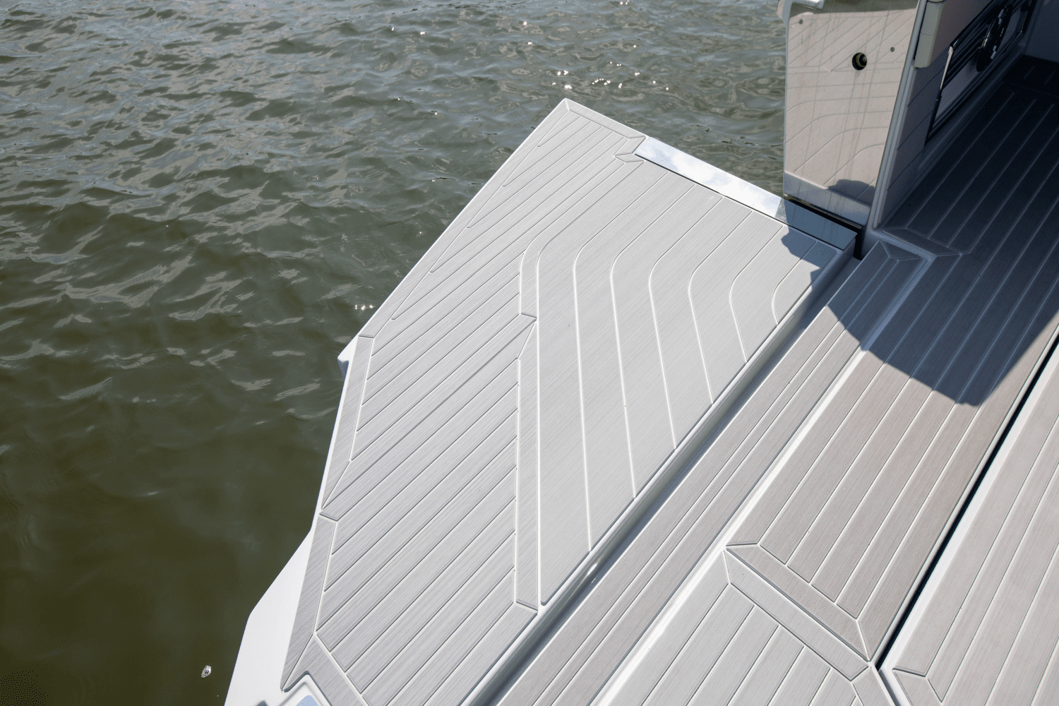 2024 Cruisers Yachts 42 GLS South Beach Outboard Image Thumbnail #33