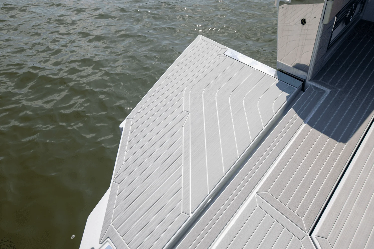 2024 Cruisers Yachts 42 GLS South Beach Outboard Image Thumbnail #33