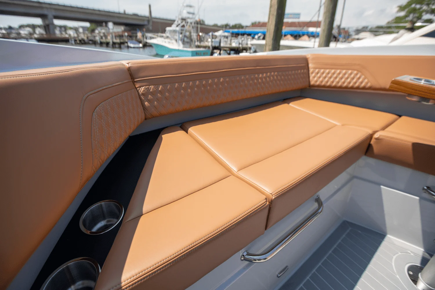 2024 Cruisers Yachts 42 GLS South Beach Outboard Image Thumbnail #83