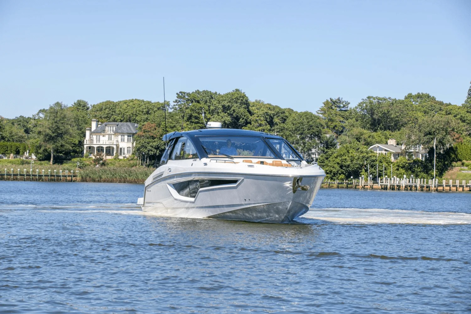 2024 Cruisers Yachts 42 GLS South Beach Outboard Image Thumbnail #7