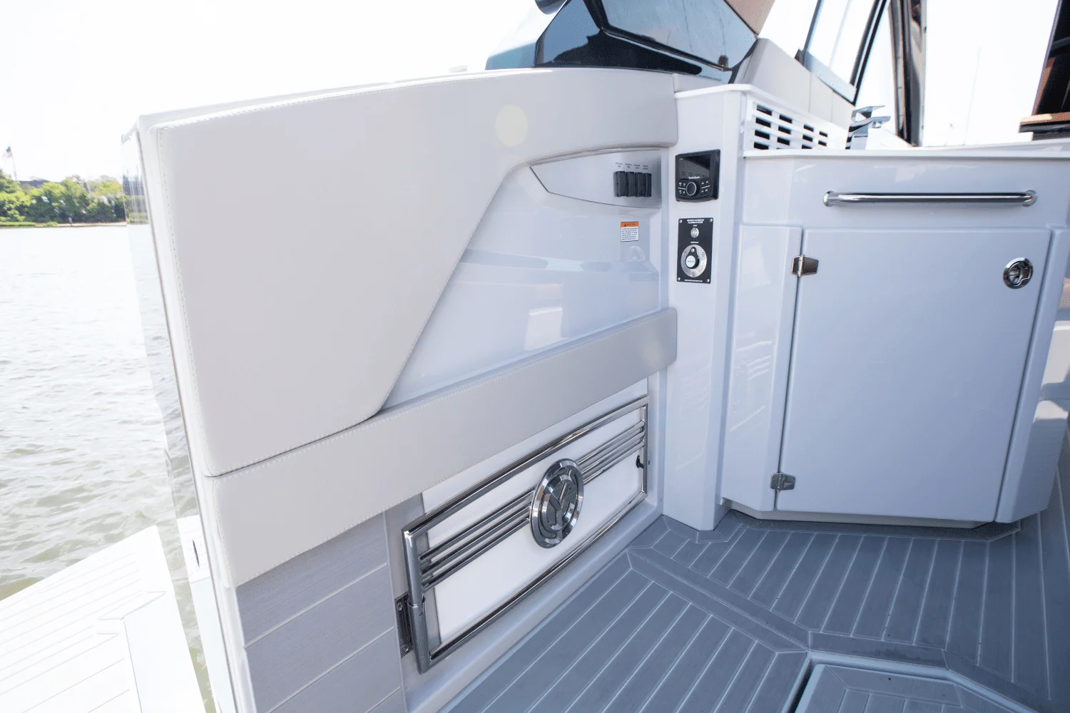 2024 Cruisers Yachts 42 GLS South Beach Outboard Image Thumbnail #32