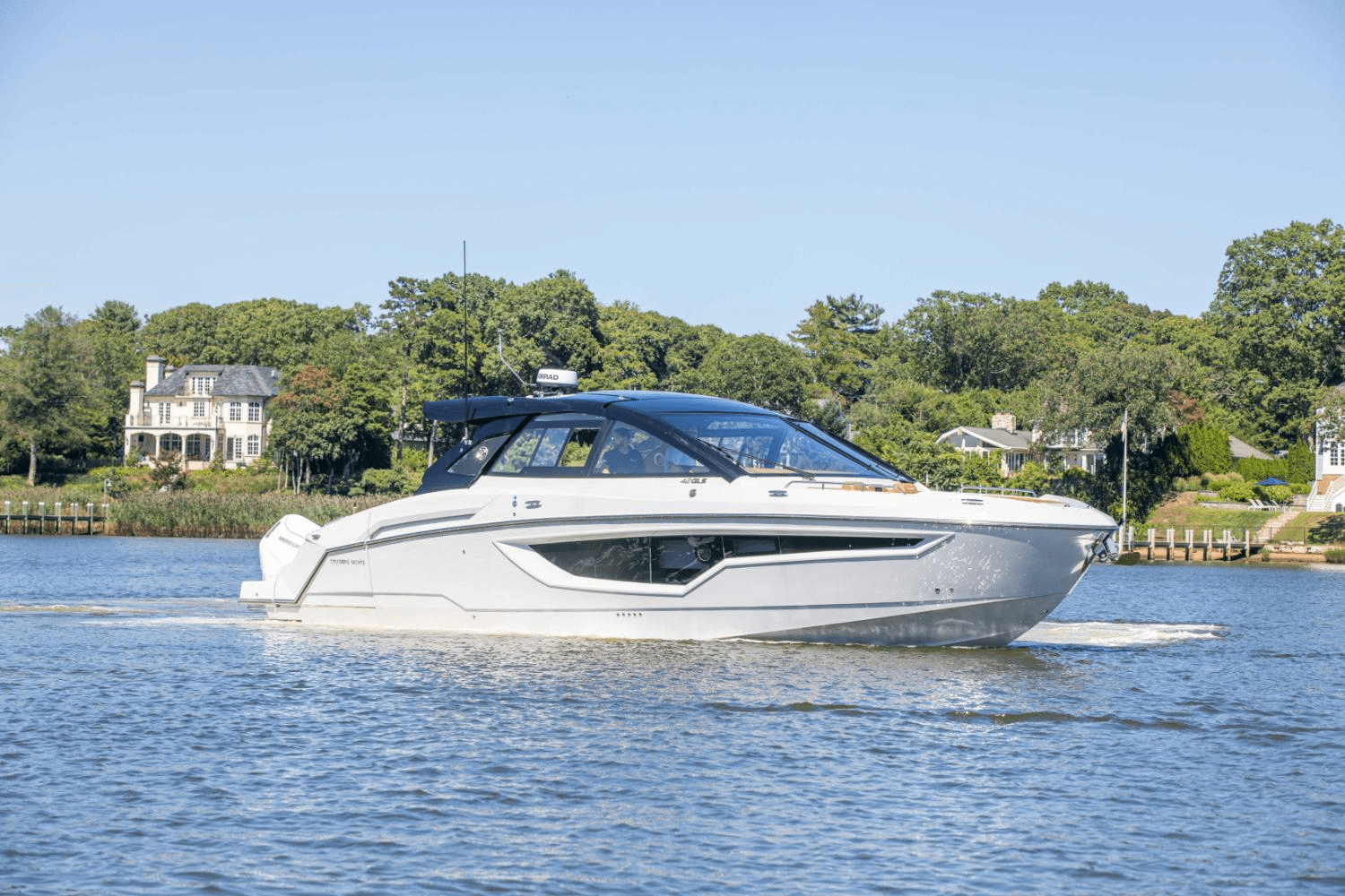 2024 Cruisers Yachts 42 GLS South Beach Outboard Image Thumbnail #3