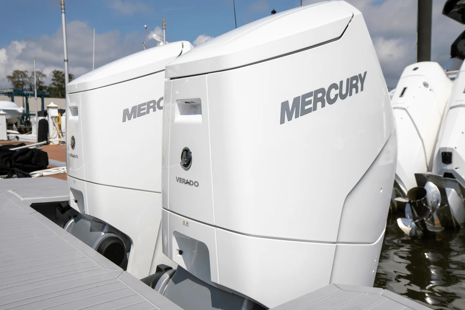 2024 Cruisers Yachts 42 GLS South Beach Outboard Image Thumbnail #26