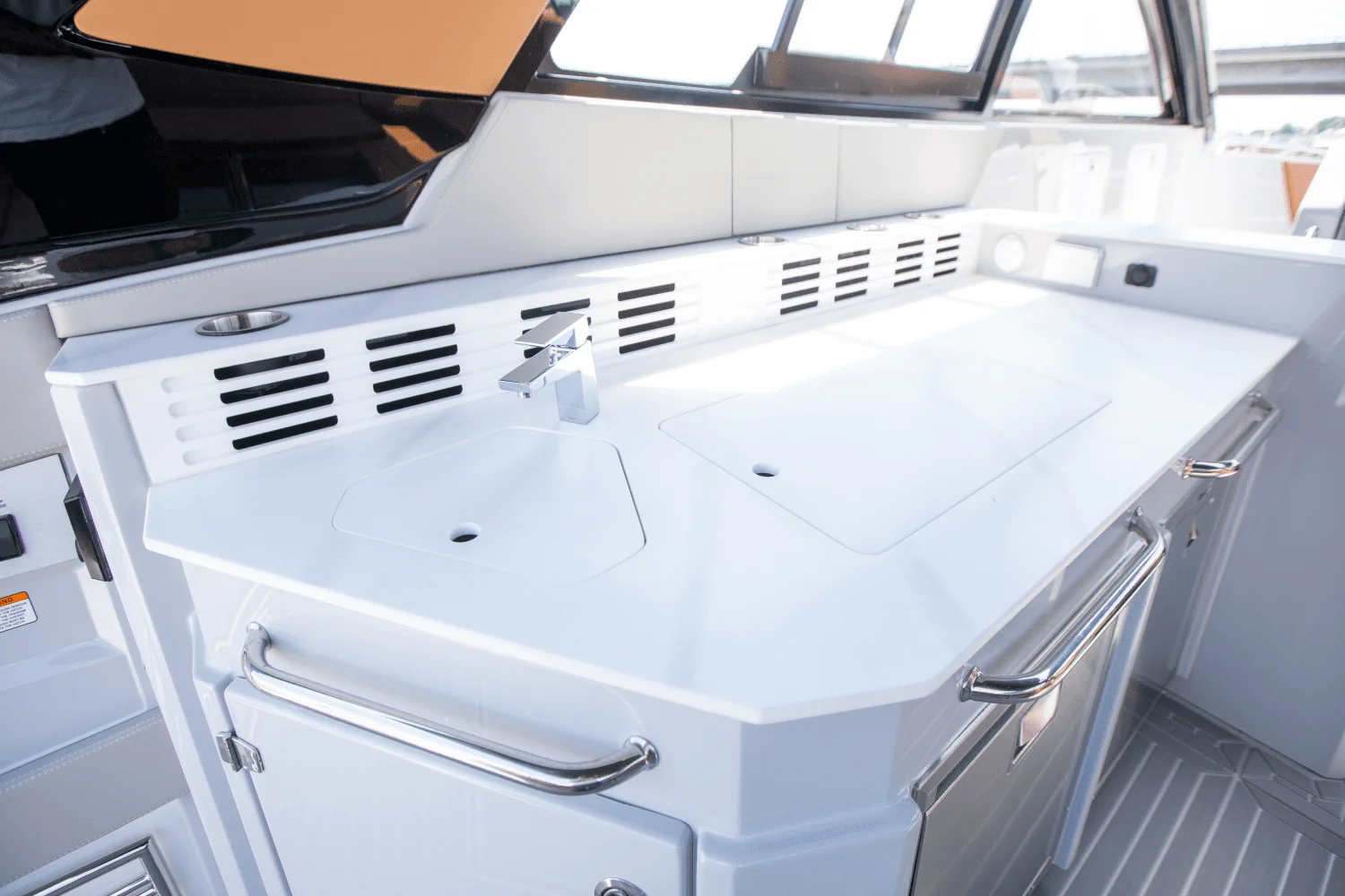 2024 Cruisers Yachts 42 GLS South Beach Outboard Image Thumbnail #45