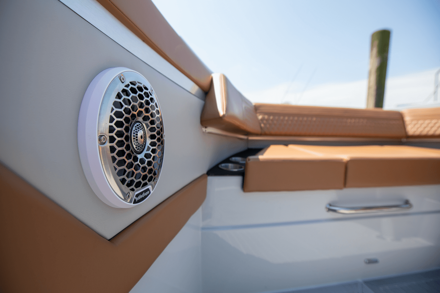 2024 Cruisers Yachts 42 GLS South Beach Outboard Image Thumbnail #82