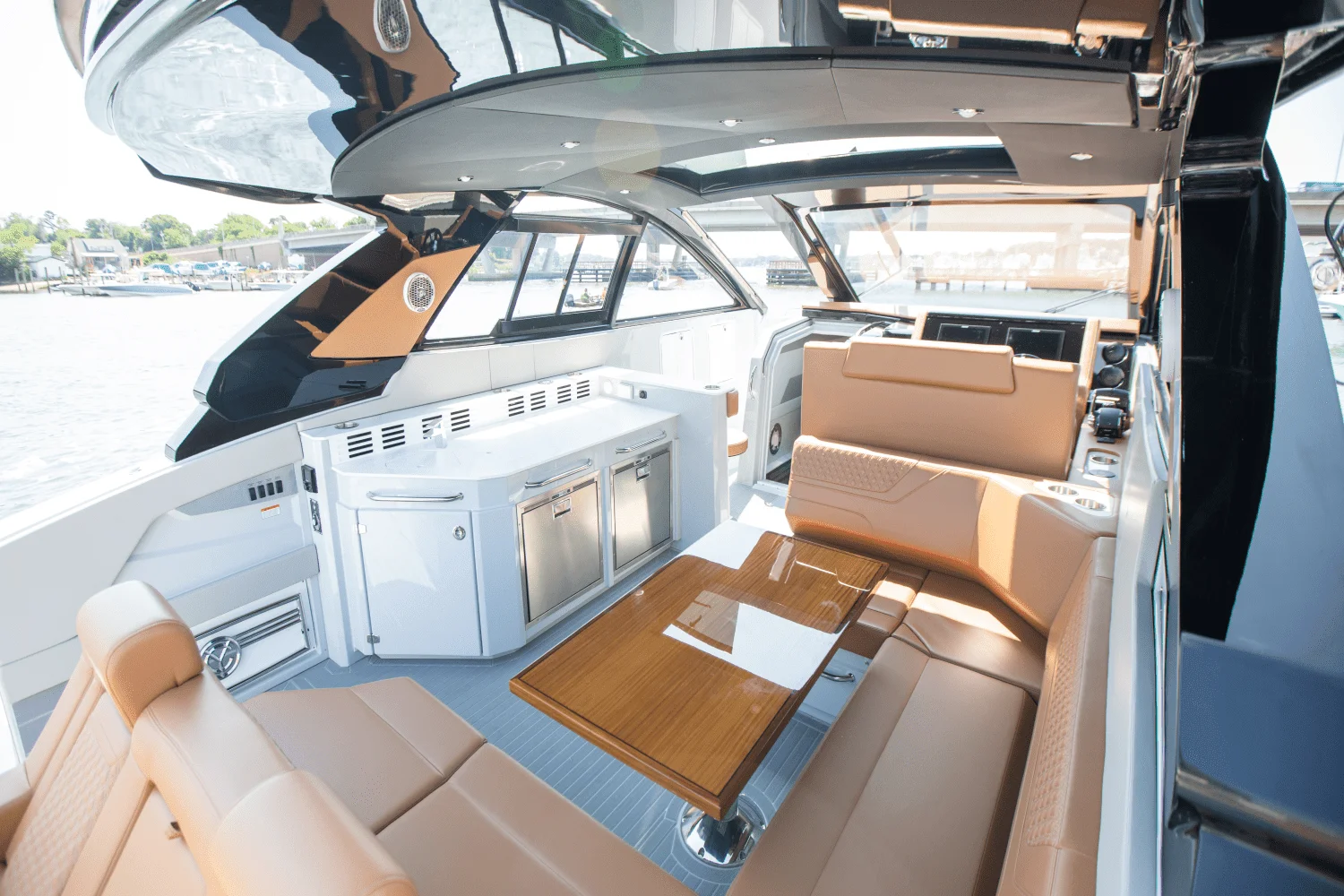 2024 Cruisers Yachts 42 GLS South Beach Outboard Image Thumbnail #36