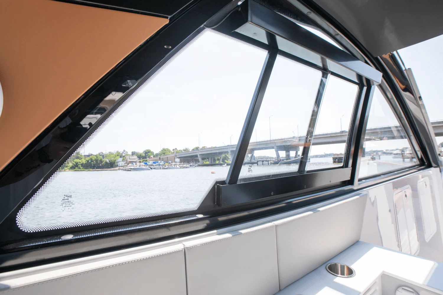 2024 Cruisers Yachts 42 GLS South Beach Outboard Image Thumbnail #48