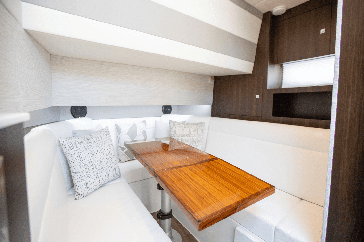 2024 Cruisers Yachts 42 GLS South Beach Outboard Image Thumbnail #74