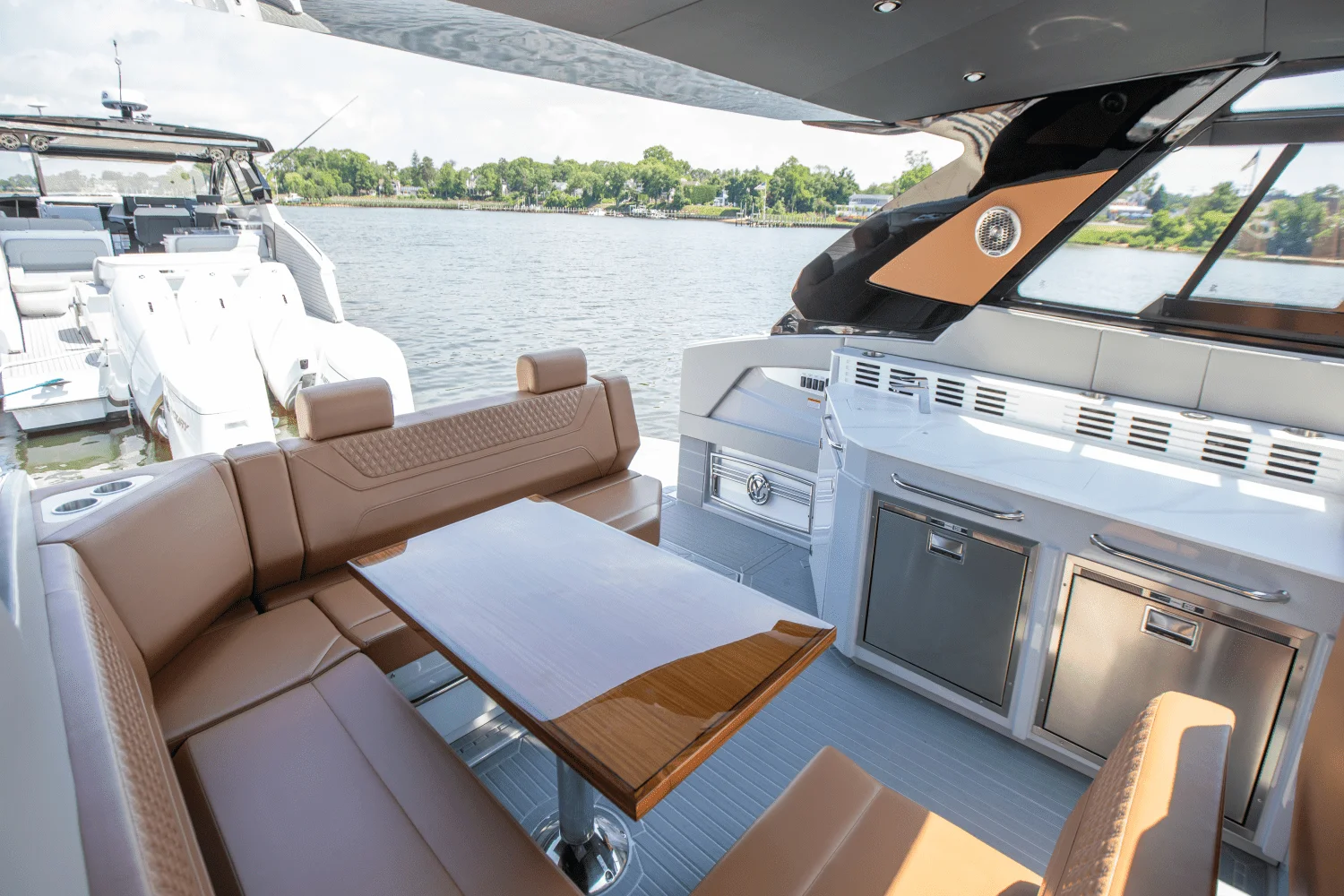 2024 Cruisers Yachts 42 GLS South Beach Outboard Image Thumbnail #38