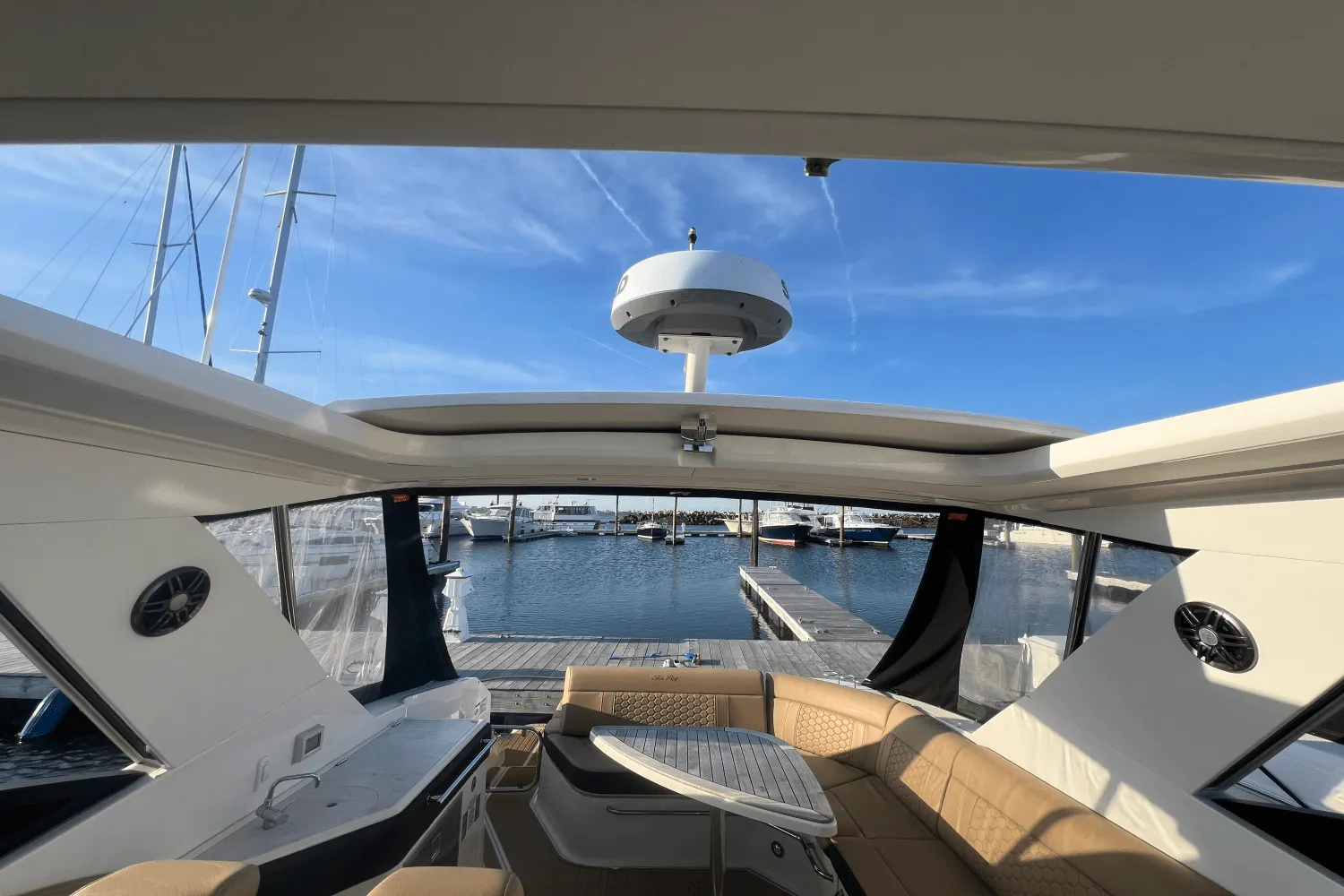 2023 Sea Ray 320 SUNDANCER Image Thumbnail #17