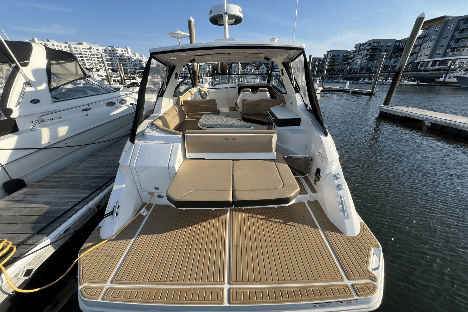 2023 Sea Ray 320 SUNDANCER Image Thumbnail #5