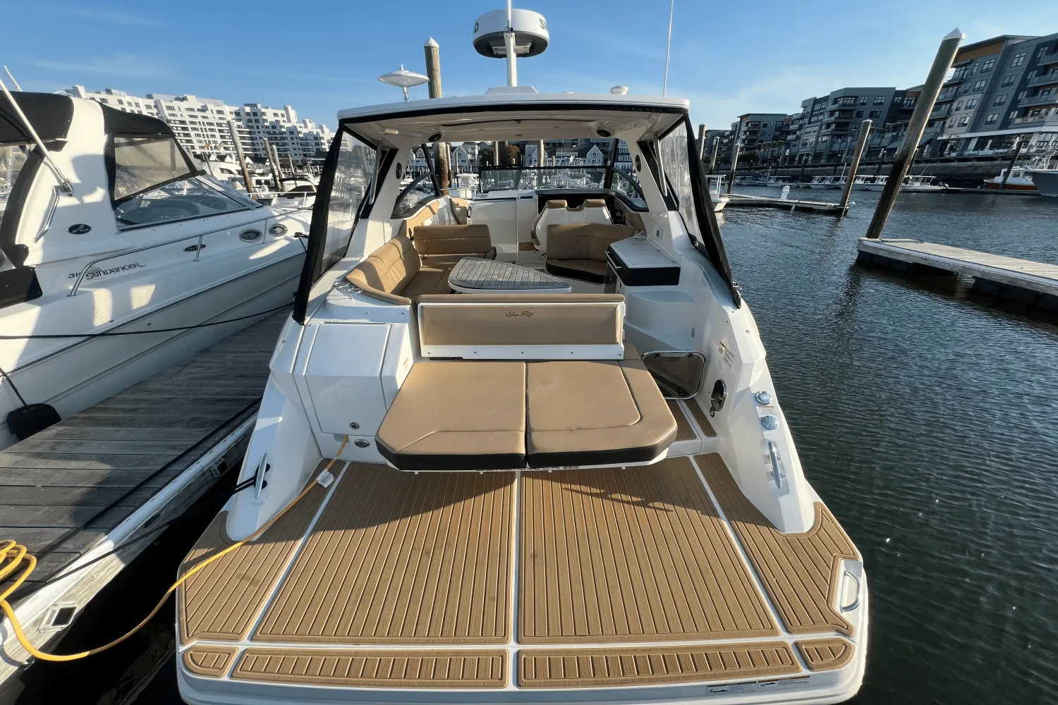 2023 Sea Ray 320 SUNDANCER Image Thumbnail #5