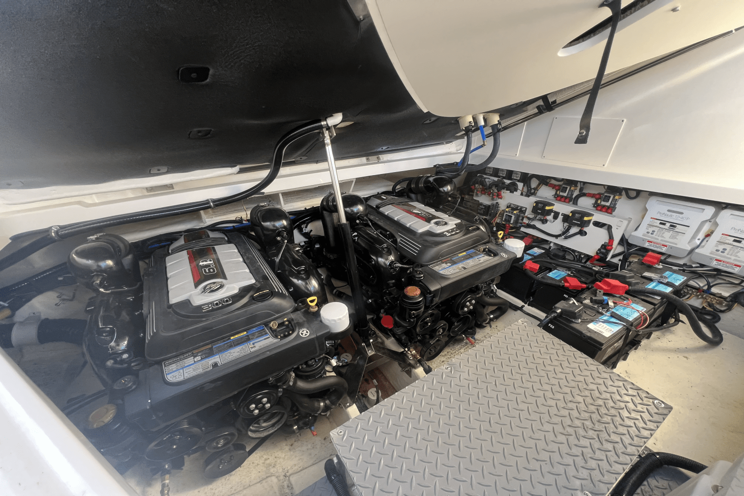 2023 Sea Ray 320 SUNDANCER Image Thumbnail #23