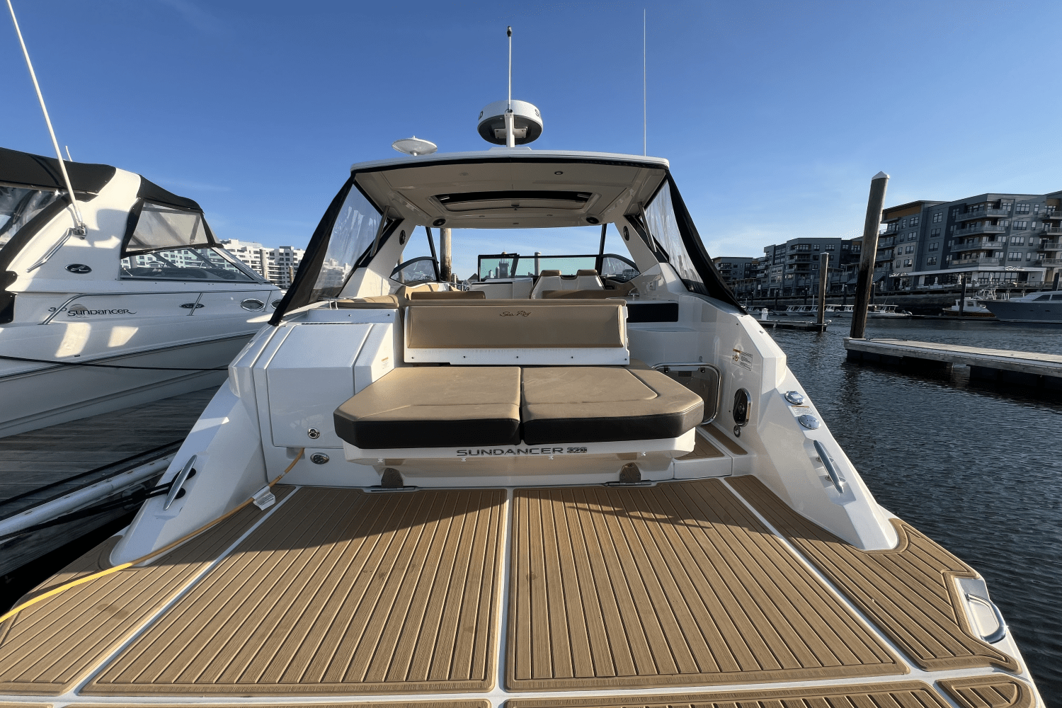 2023 Sea Ray 320 SUNDANCER Image Thumbnail #4
