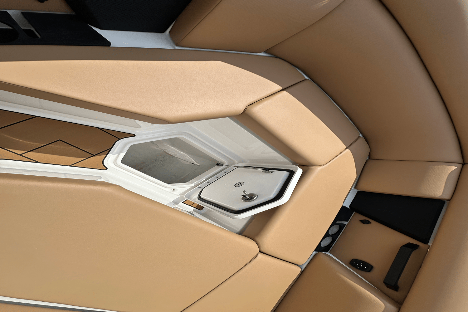 2024 Aviara AV28 Image Thumbnail #20