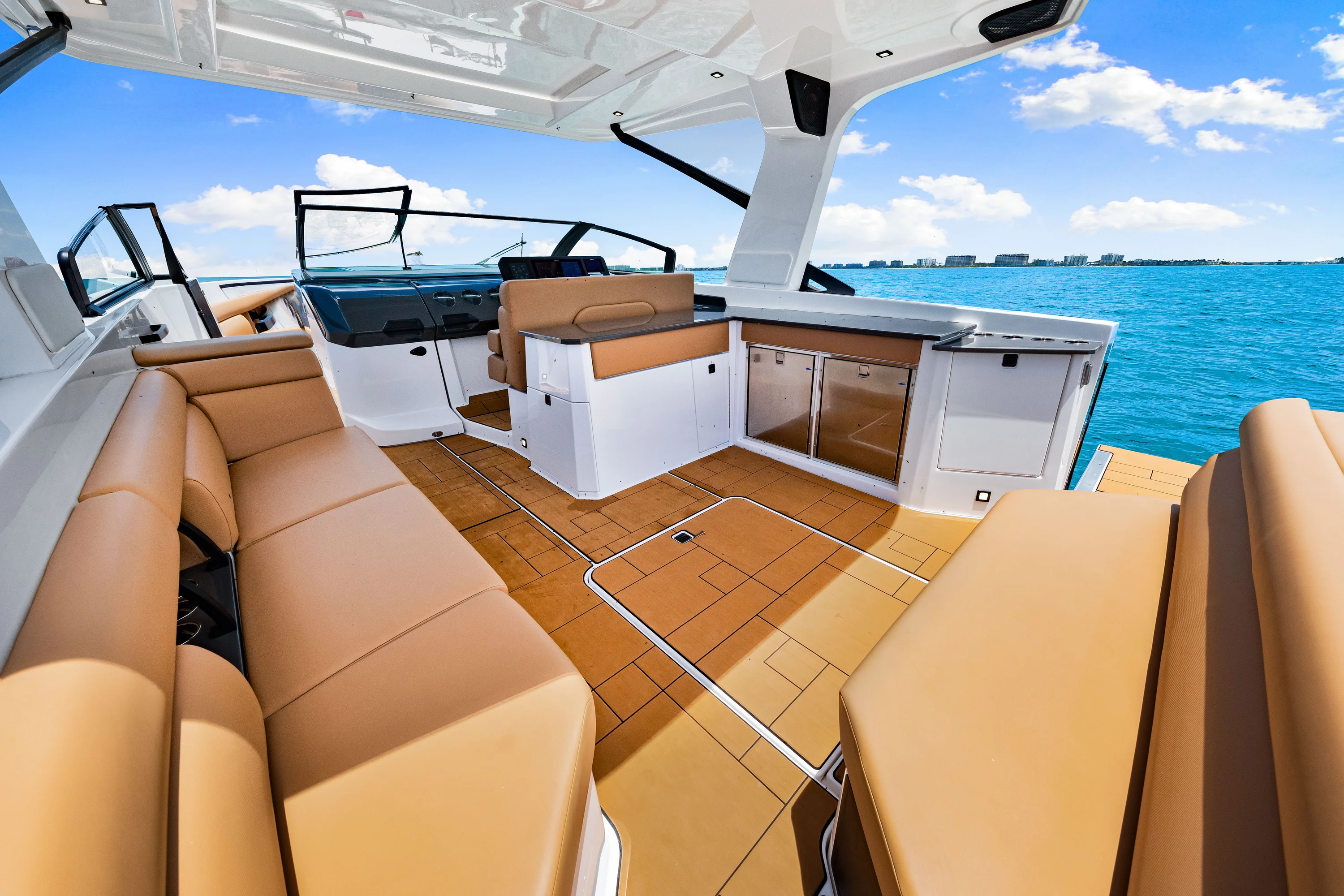 2024 Aviara AV40 Outboard Image Thumbnail #20